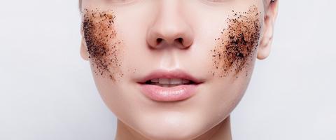 Wie Peelings das Hautbild verbessern | Beauty-Outlet24